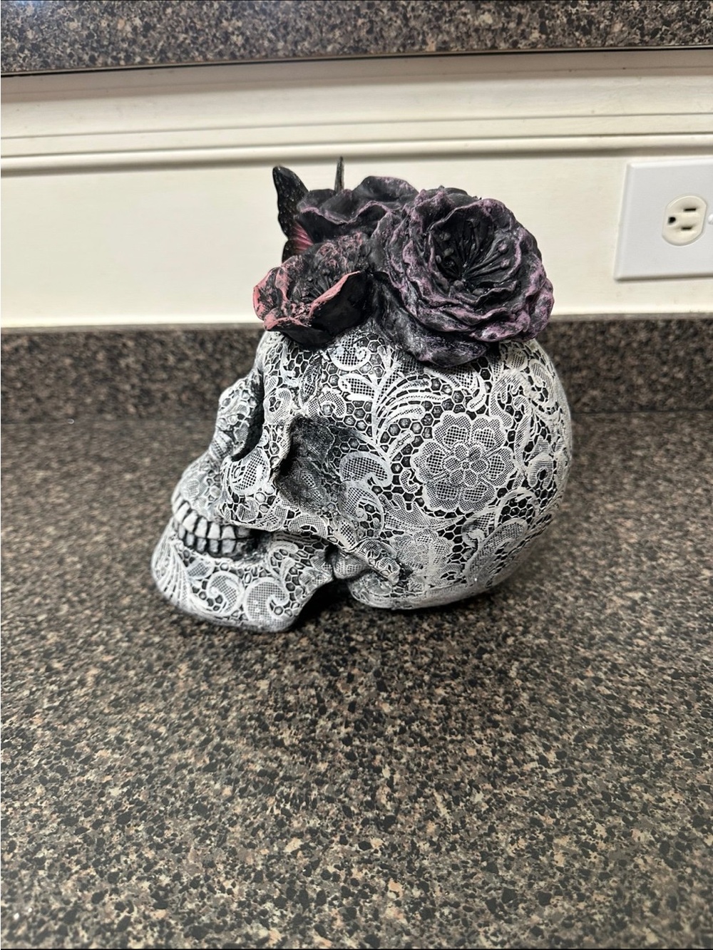 Halloween Moonlight Manor Resin Flower Butterfly Skull - Picture 2 of 7